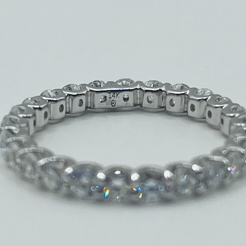 2.02 TCW Lab Diamond U-Prong Eternity Band 14K White Gold Scalloped Wedding - Picture 6 of 7